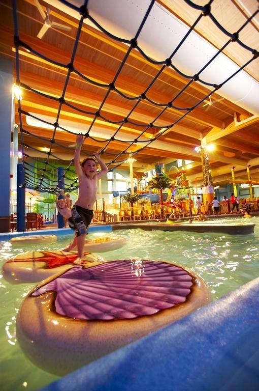 Holiday Inn Fitchburg-Waterpark Exteriér fotografie